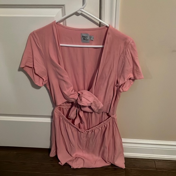 Romper - Picture 1 of 3